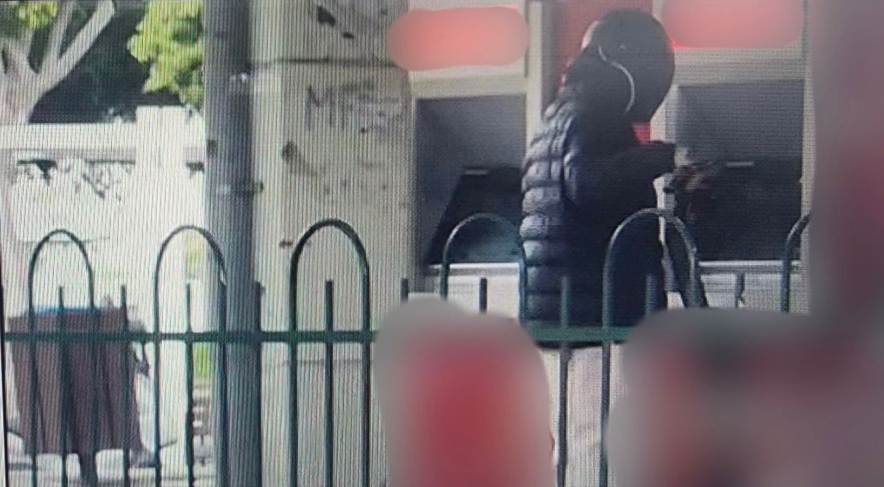 החשוד בפעולה. צילום: דוברות המשטרה