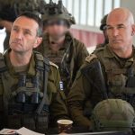 רא"ל הרצי הלוי עם אלוף פיקוד צפון אלוף אורי גורדין. צילום: דובר צה"ל
