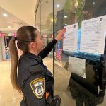צו סגירה לסניף קפה קפה דינזינגוף, צילום: דוברות משטרת ישראל
