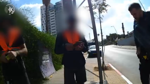 תיעוד המעצר ממצלמת הגוף של השוטר. צילום: דוברות המשטרה.